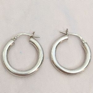 Vintage Jewelry - Vintage Sterling Silver Hoop Pierce Earrings Vintage Jewelry - Vintage Sterling Silver Hoop Pierce Earrings
